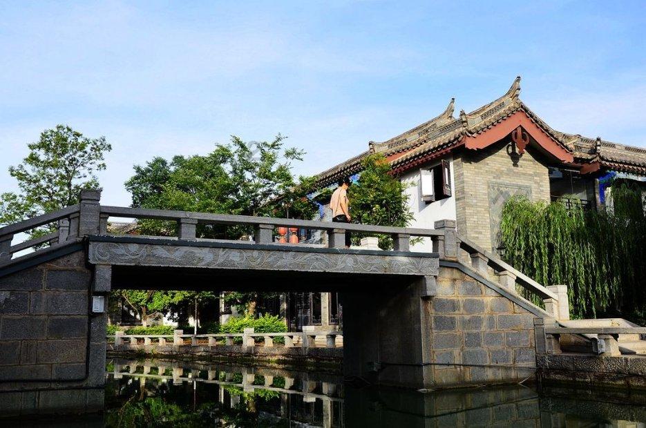 毛剑卿：让C罗礼貌性地走一下大家也能理解，直接取消比赛欠妥